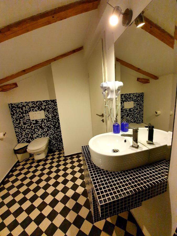 Villa Swiss 萨彻勒 外观 照片